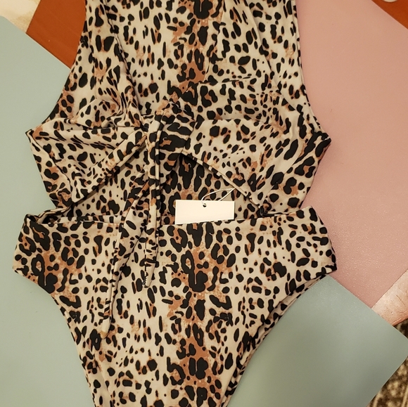 Sara Swim BNWT Leopard Print Tie-front Cut-out One Piece Swimsuit - Picture 2 of 8
